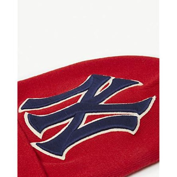 Gucci NY Yankees Embroidered Wool Beanie in Red NEW W TAGS - Picture 3 of 9